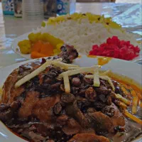 نیاز مند یک کارگر ساده در رستوران می باشیم