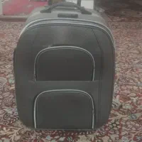 یک عدد چمدان مسافرتی در حد نو