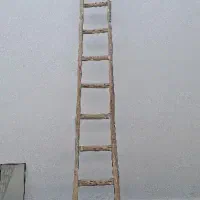نردبان چوبی