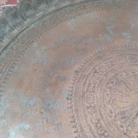 مجمع مسی|کلکسیون اشیاء عتیقه|قم, باغ کرباسی|دیوار