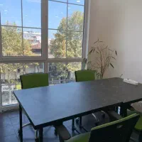 فضای کار و مطالعه با اینترنت پرسرعت رایگان|اجارهٔ کوتاهمدت دفتر کار و فضای آموزشی|رشت, حاجی آباد|دیوار