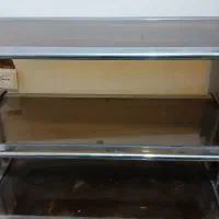 ویترین، زیر تلوزیون