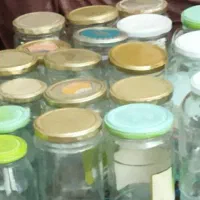 ظروف نگه دارنده و شیشه ها در سایز مختلف