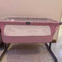 تخت کنار مادر چیکو