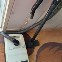 فروش یک عدد جاروبرقی AEG اصل با لوازم جانبی .