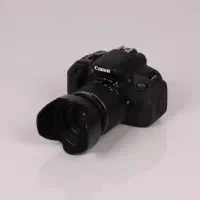 دوربین عکاسی کنون Canon700D با لنز 18.55 و سه پایه