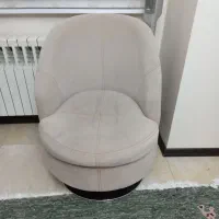 مبل راحتی تک و مبل چرخشی در حد نو|مبلمان خانگی و میز عسلی|تهران, صادقیه|دیوار