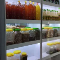 قفسه و پیشخان