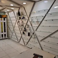دکوراسیون کیف و کفش کتانی|فروشگاه و مغازه|قم, نیروگاه|دیوار