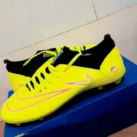 کفش چمن  استوک سایز 42 و 43