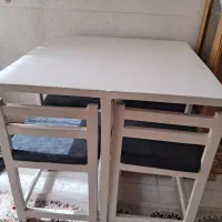 میز و صندلی ناهارخوری سالم و بدون شکستگی