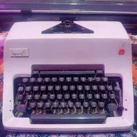 ماشین تحریر المپیا