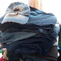 حدودا 10عدد شلوار لی از سایز 36تا 40