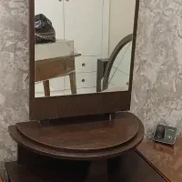 اینه و کنسول آرایشی