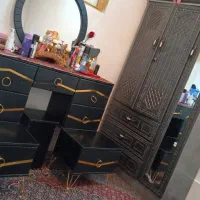تختخوابوتشک وکمدلباسی اینه دار3کشابه ومیزآرایشی|تخت و سرویس خواب|اصفهان, باتون|دیوار
