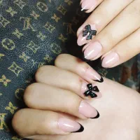 کاشت ناخن مانیکور و پدیکور