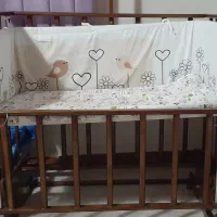 تخت نوزاد چوبی|تخت و صندلی بچه|اراک, |دیوار