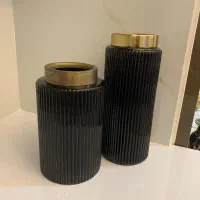 دو تا گلدان باهم