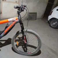 دوچرخه ۲۶|دوچرخه، اسکیت، اسکوتر|ری, شهادت|دیوار