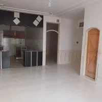 هم کف یک خواب (مجزا )در به حیاط ماشین رو