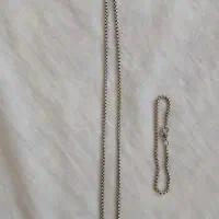 یک عدد گردنبندودستبند نقره