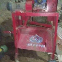 یک دستگاه علف خورد کن یونجه|لوازم جانبی حیوانات|خواجه, |دیوار