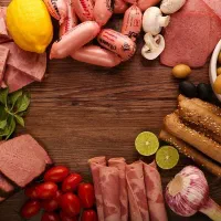 شرکت سوسیس و کالباس استخدام خانم‌آقا بسته بندی