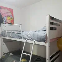 تخت دو طبقه همراه با یک عدد تشک