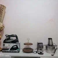 مقداری وسایل آشپزخانه و جهیزیه