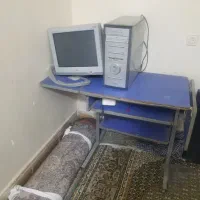کامپیوتر و میز
