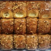 استا  خشک کار و فردار در کارگاه قنادی