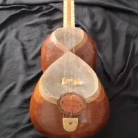 تار کلهر|سازهای سنتی|قم, باغ شریفی|دیوار