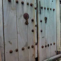 در چوبی قدیمی|کلکسیون اشیاء عتیقه|تاکستان, |دیوار