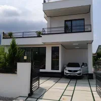 850متر در 4 طبقه تجاری حاشیه وکیل آباد(نوساز)