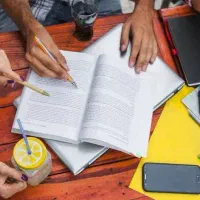 کمک در پایان‌نامه مقاله صفر وصدکار