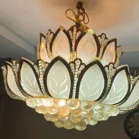 لوستر خورشیدی|لوستر و چراغ آویز|تهران, امام زاده عبدالله|دیوار