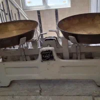 ترازو سنگی آنتیک ده کیلوئی با کفه برنجی