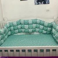تخت کنار مادر