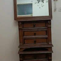 دو عدد پاتختی  ویک عدد آینه  چوبی