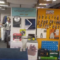 همکار مجرب خانم آشنا به نرم افزار هلو
