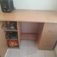 میز کامپیوتر و صندلی چرخ دار