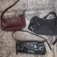 تعدادی کیف و ساعت زنانه