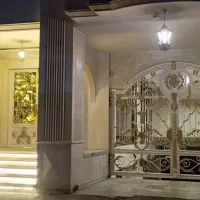 سرایدار  بازنشسته در مجتمع مسکونی در اشراق شمالی