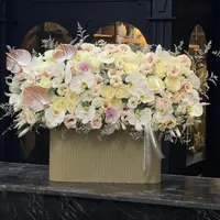 نیروی کار گل آرا حرفه ای و کارآموز