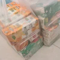 تعدادی آب میوه کوچیک