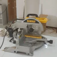 فارسی بر دیوالت اصل آلمان