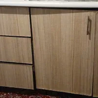 مقدار وسایل مغازه وخانه فروش کابینت.کارتخوان فرش..|کتابخانه، شلف، قفسه‌های دیواری|کرمانشاه, |دیوار