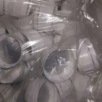 قرار دادن فم داخل درب قوطی میخوام