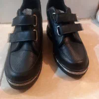 کتونی لژدار دخترانه سایز ۳۷ نو