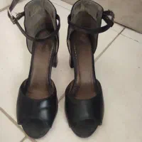 تعدادی لباس زنانه ومردانه ویه دونه صندل همه درحدنو|لباس|کرج, ساماندهی|دیوار